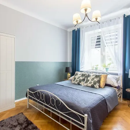 Clicktheflat Chmielna 7