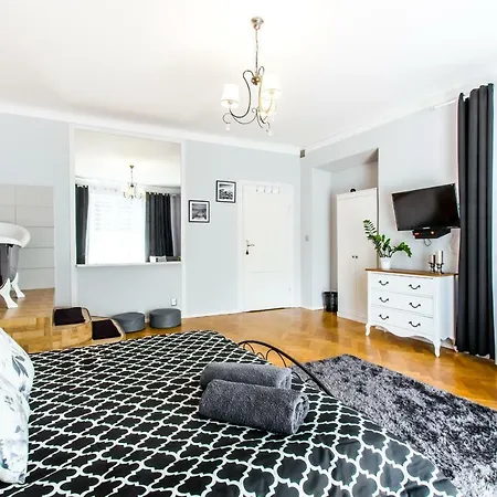 Clicktheflat Chmielna 7