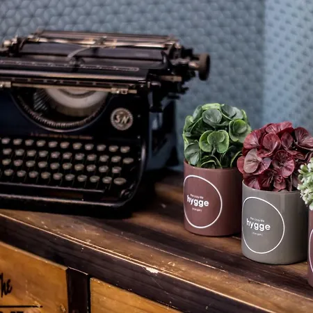 Clicktheflat Chmielna 7 *